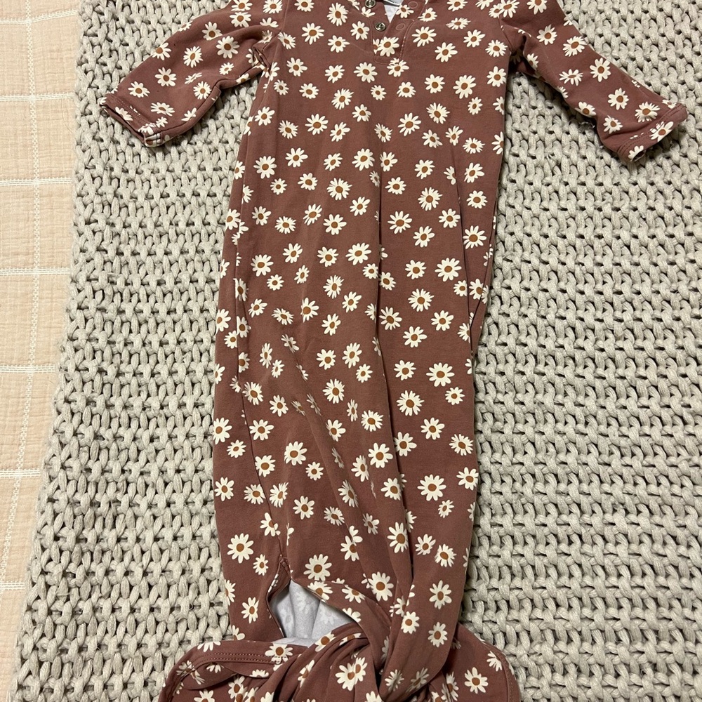 Boho Daisy Baby Knotted Gown
